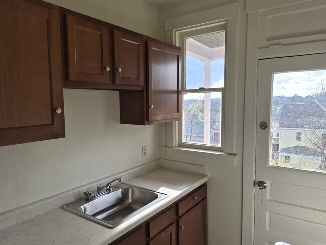 Foto del edificio - 1410 Beechview Ave