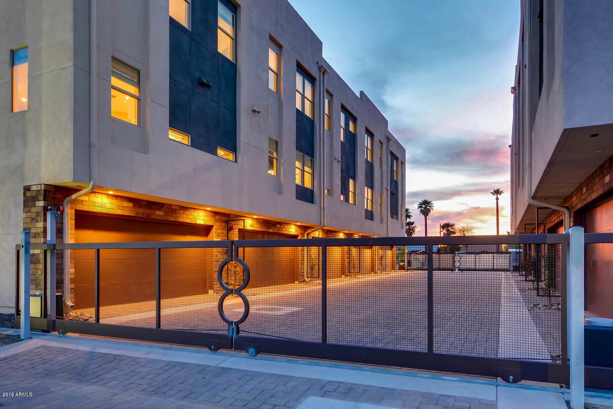 Foto principal - 820 N 8th Ave