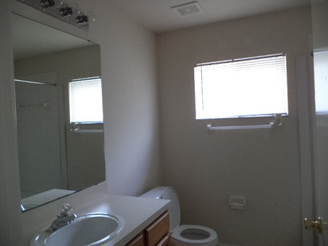Building Photo - OAKSTEAD - KESWICK VILLAGE