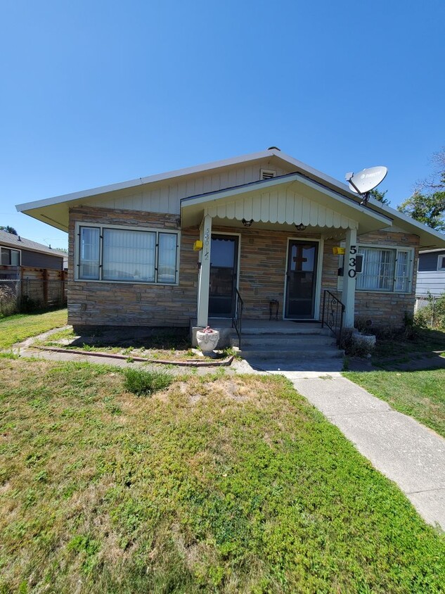 Primary Photo - 530 - 530 1/2 5TH ST