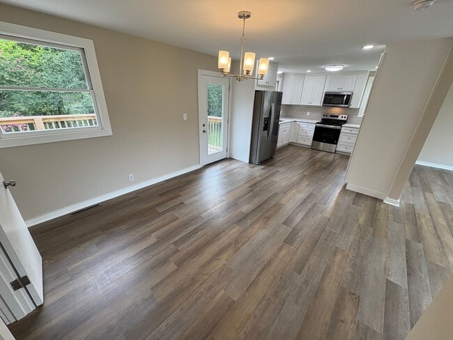 Building Photo - 1614 Shady Cir
