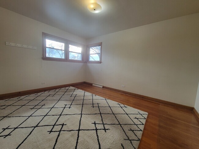 Foto del edificio - 6958 W Howard St