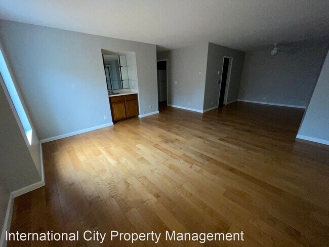 Building Photo - 2 br, 2 bath House - 2032 E Bermuda St. #107