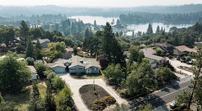 Foto del edificio - 23035 Sunset Ridge Dr