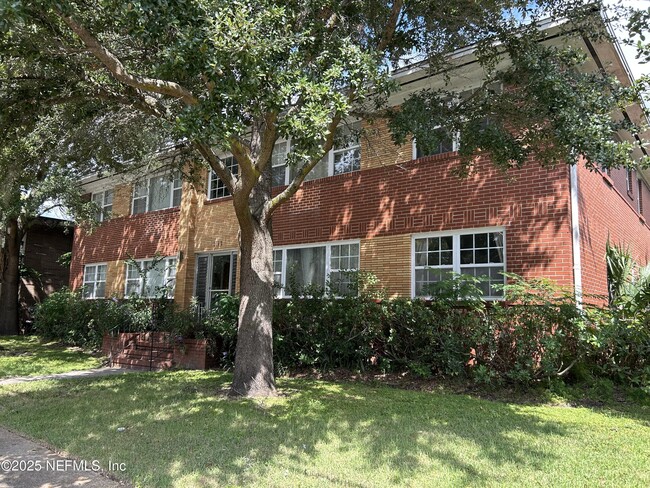 Foto del edificio - 3113 Belden St