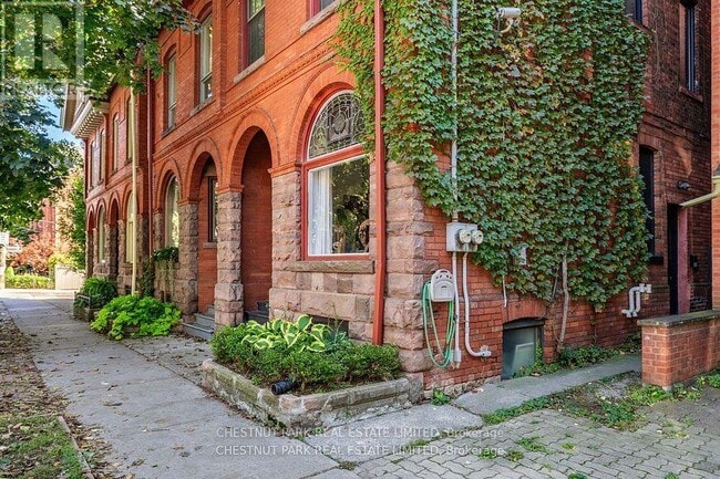 Building Photo - 93 Winchester St
