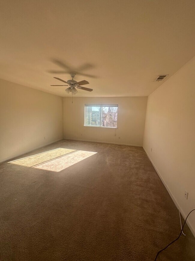 Foto del edificio - Desirable 2 Story Home In Weston Ranch