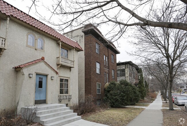 Foto del edificio - 2519 Emerson Ave S