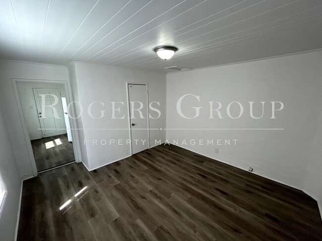Foto del edificio - #450 - 424-426 Merriman St Duplex