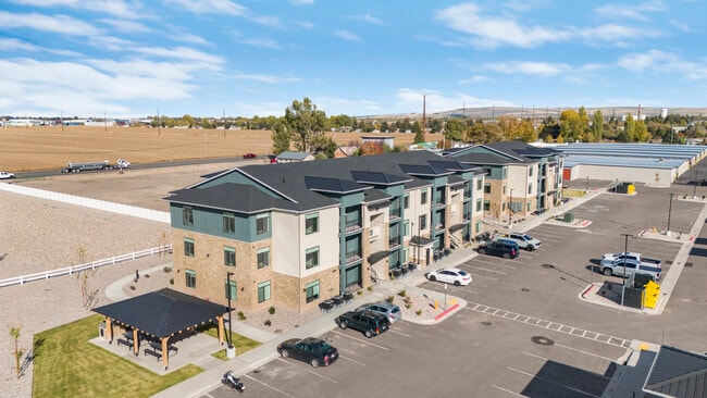 Building Photo - Lincoln Crossing Apts
