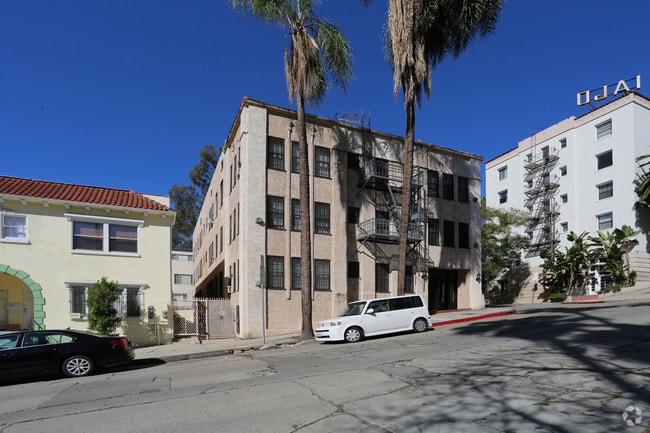 Building Photo - 1921 Whitley Ave