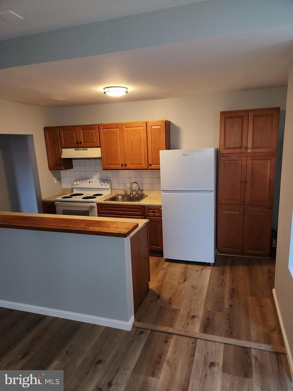 Foto principal - 5025 Penn St