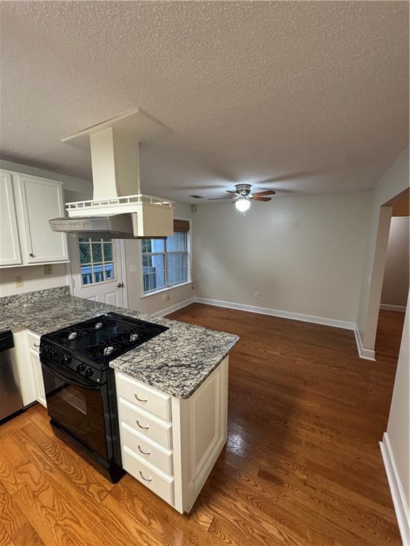 Foto del edificio - 17 Stonemount Ct