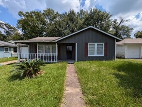 Building Photo - 2306 Butler Dr