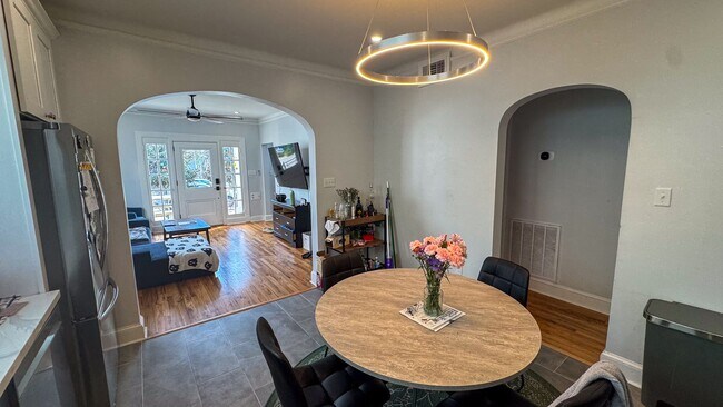 Foto del edificio - New Construction - 7BR for 2026 School Year!