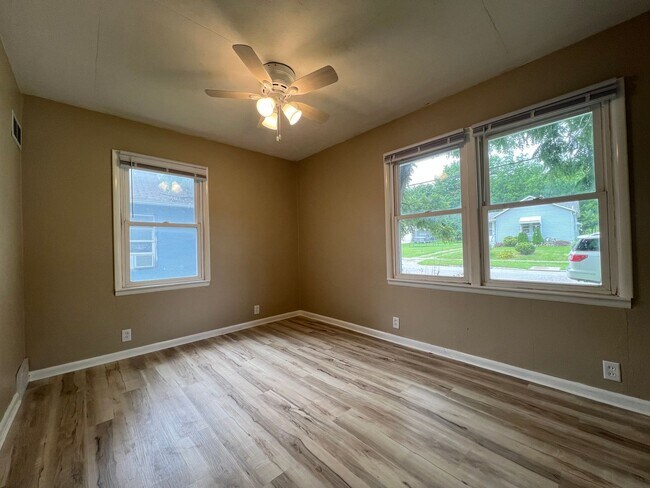 Foto del edificio - 3 bedroom house $995 per month