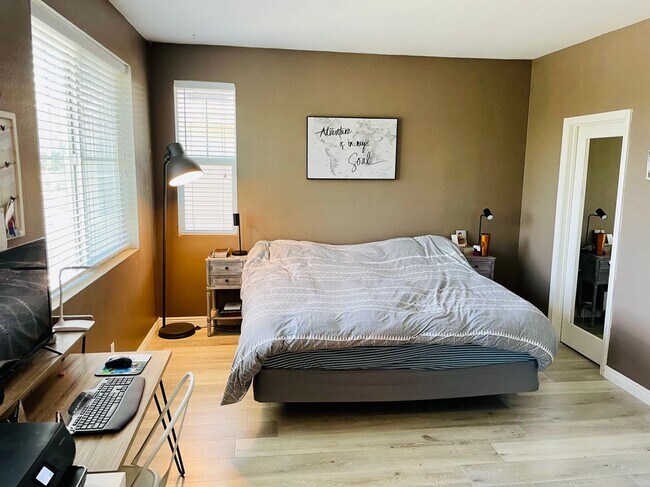 Foto del edificio - 41524 Blue Canyon Ave