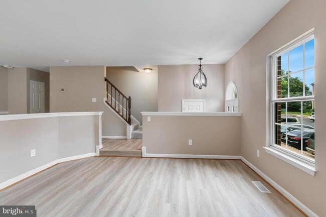 Building Photo - 46607 Carriage Ct