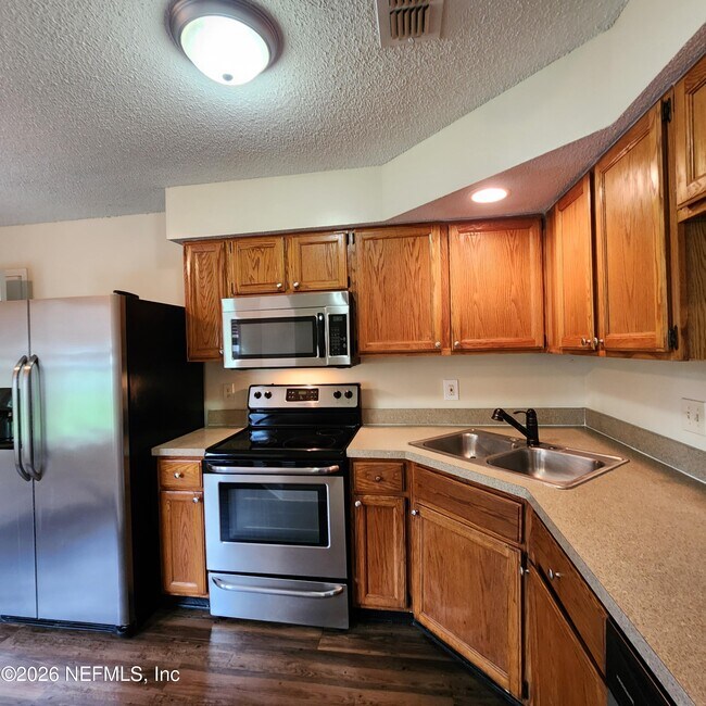 Foto del edificio - 6941 Huntington Woods Cir W