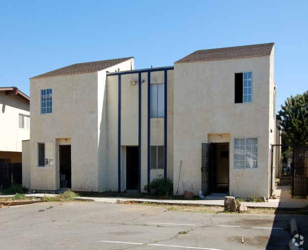 Building Photo - 756 S Magnolia Ave
