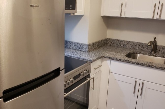 9 Holmes St Unit 3a Quincy Ma 02171 Apartment For Rent In
