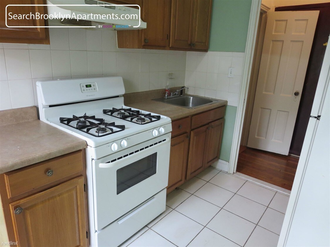 Building Photo - 939 Sterling Pl