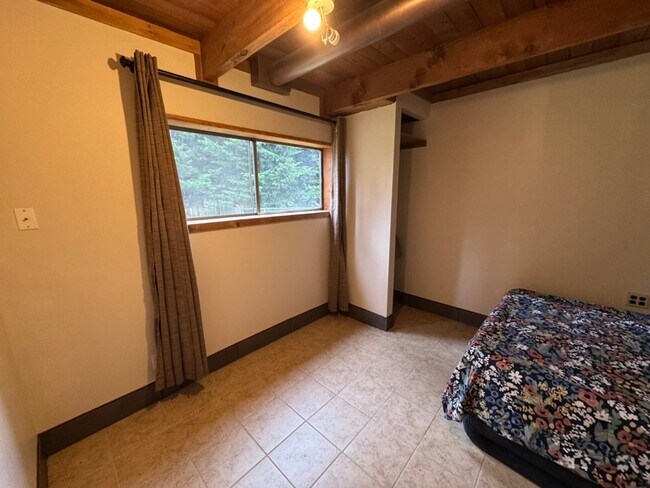 Foto del edificio - 2426 205th Pl SW