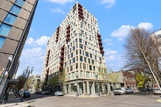 Building Photo - 937 NW Glisan St