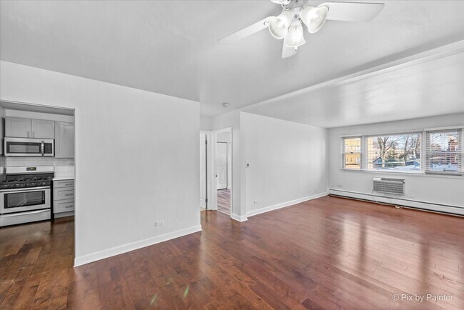 Foto del edificio - 7319 N Rogers Ave