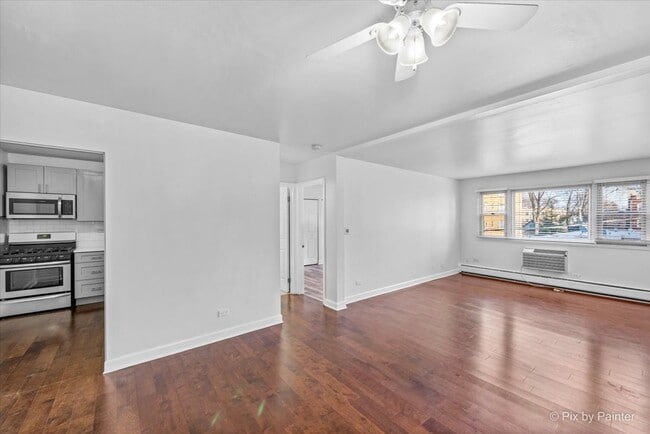 Building Photo - 7319 N Rogers Ave