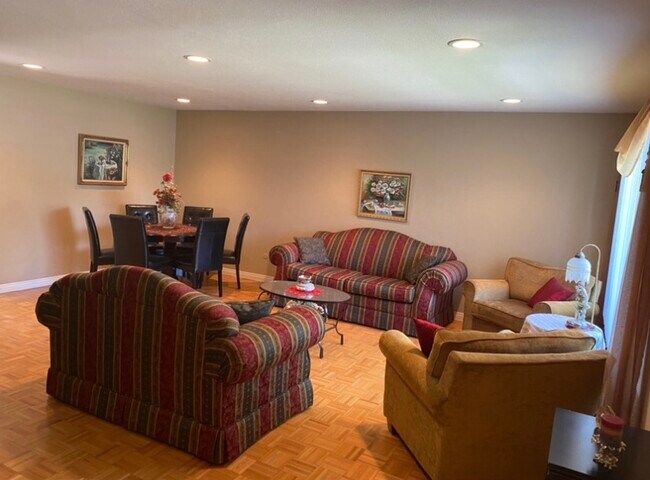 Living room - 19224 Hamlin St