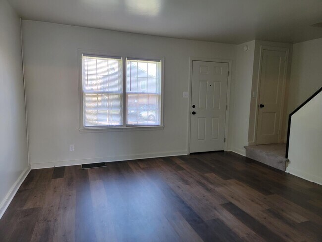 Foto del edificio - 206 E Walnut St