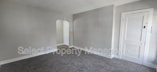Building Photo - 1235 Huestis Ave