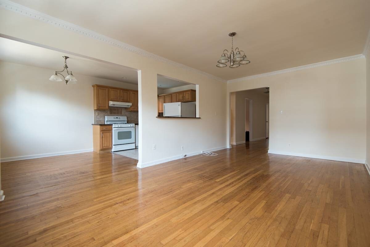 Primary Photo - 23-17 28th St