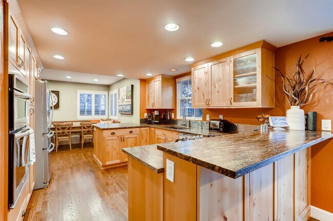 Foto del edificio - BEAUTIFUL 3 Bed 4 Bath Single Family Home ...