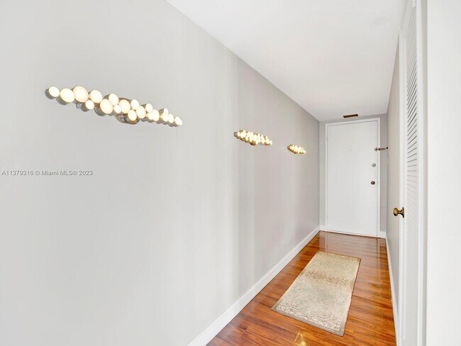 Building Photo - 18011 Biscayne Blvd