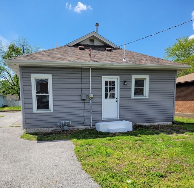 Building Photo - Renovated and Move in Ready...769 Condit, ...