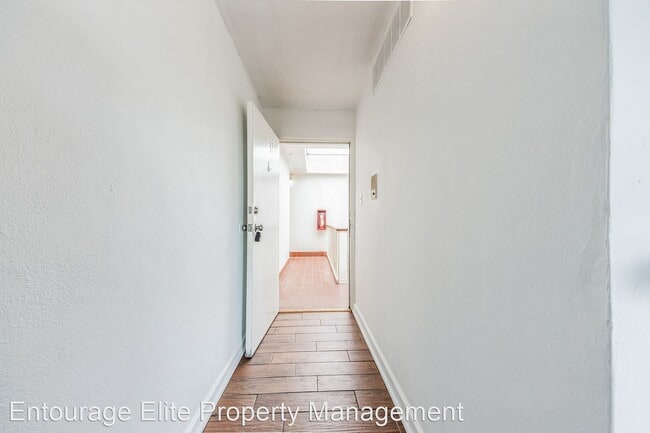 Building Photo - 2 br, 1 bath House - 3232 Forest Lane