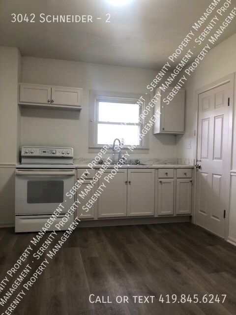 Foto del edificio - Renovated Two Bed Upper Coming Soon!