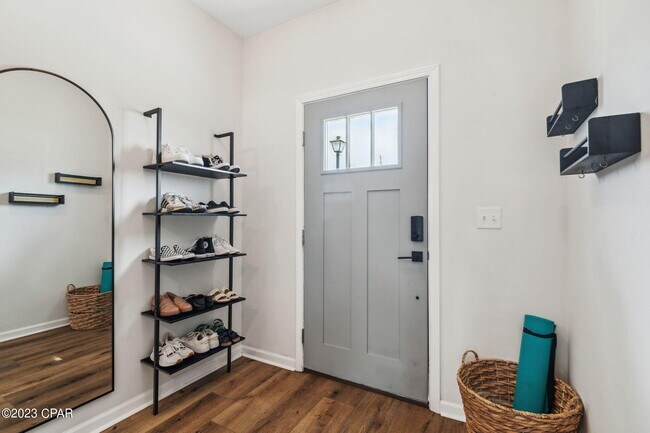 Foto del edificio - 326 Raven Ln