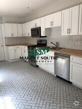 Building Photo - 121 W Duffy St
