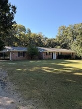 Building Photo - 1412 Sleepy Hollow Ln