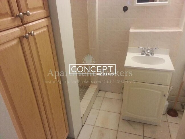 Building Photo - 224 Hanover St