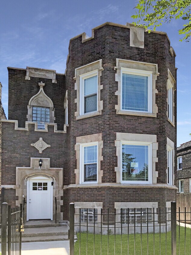 Front Entrance - 1847 W Garfield Blvd