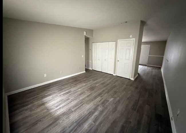 Building Photo - 318 Station Crossing Dr