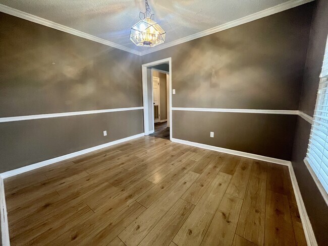 Foto del edificio - 220 Austinville Rd SW