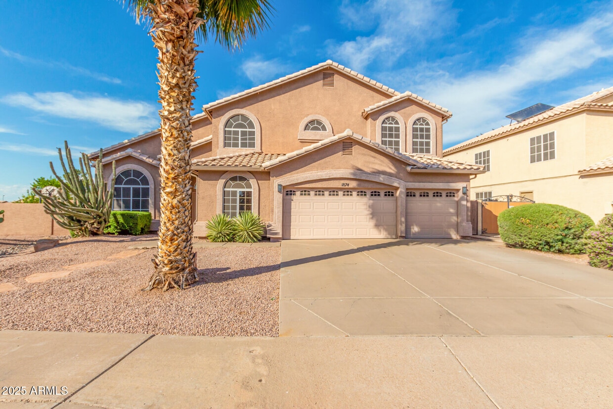 2200 West San Angelo Streetnull