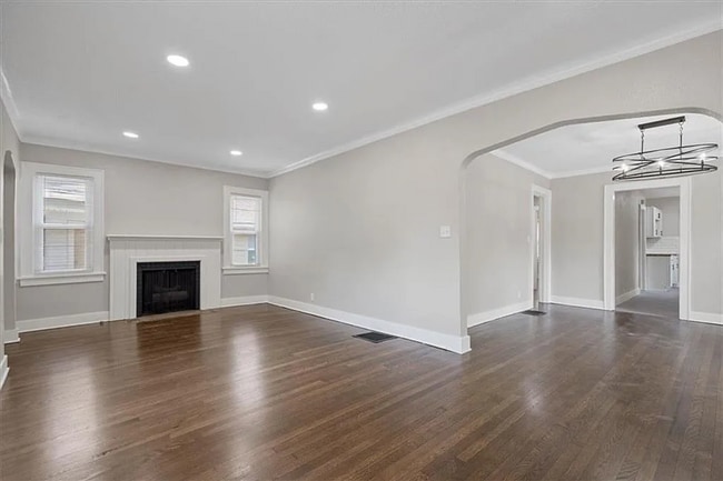 Foto del edificio - Stunning and Spacious 5BR 2BA Home in Kansas City