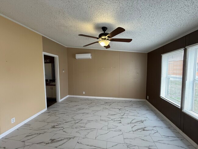 Building Photo - 124 Egret Canal N