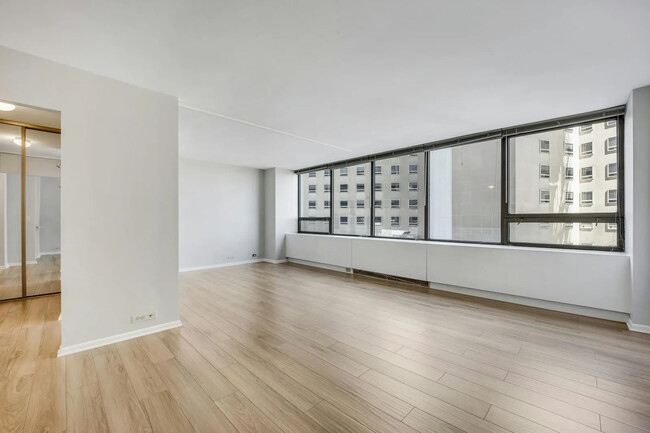 Foto del edificio - 2800 N Lake Shore Dr